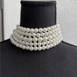 Elegant Pearl Choker Necklace, made from acrylic beads